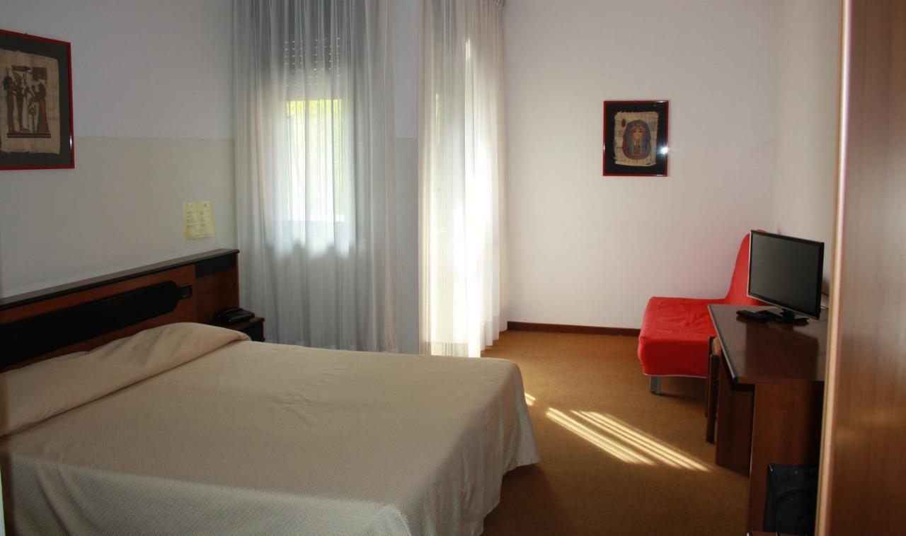 Albergo Ristorante Cicin Casale Corte Cerro Exterior foto